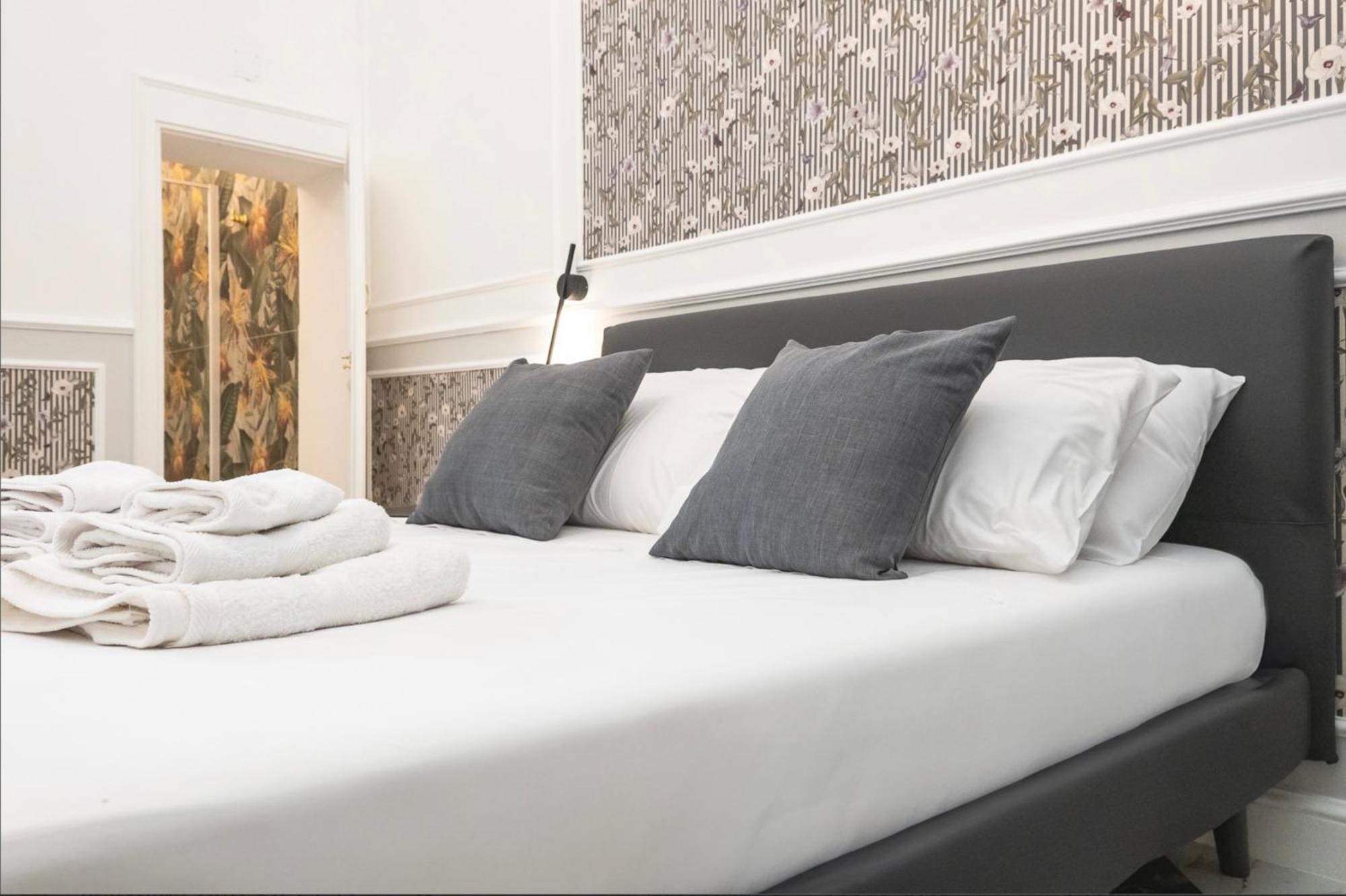 Nitti 76 Luxury Apartment Taranto Eksteriør billede