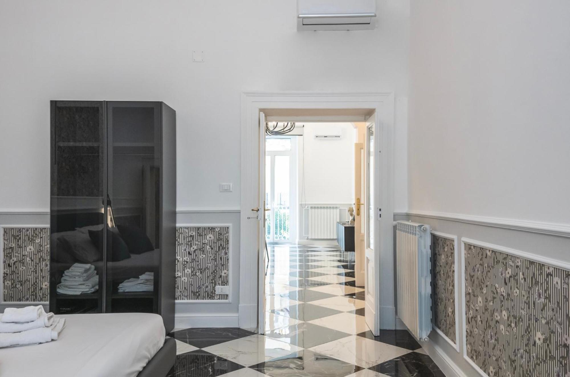 Nitti 76 Luxury Apartment Taranto Eksteriør billede